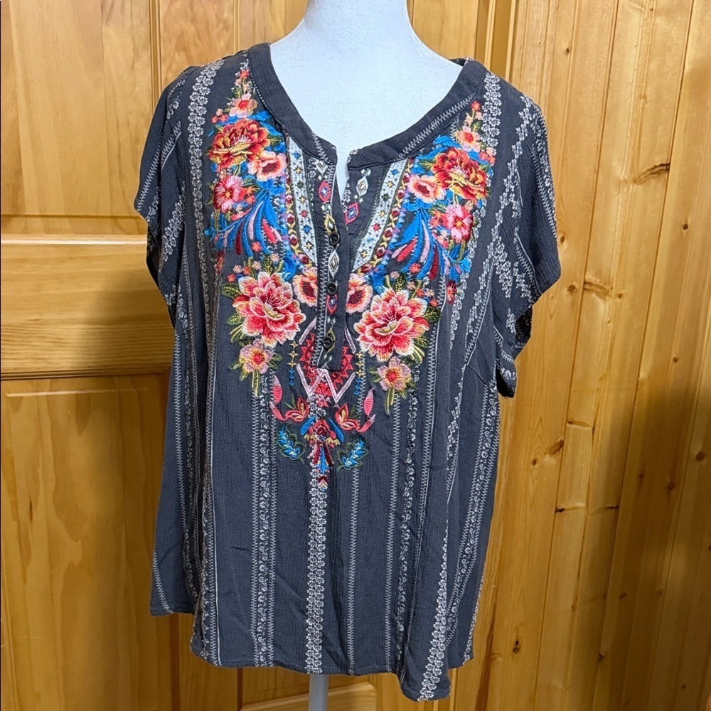 White Owl Creek Floral Charcoal  Embroidered Bohemian Top, Size Large